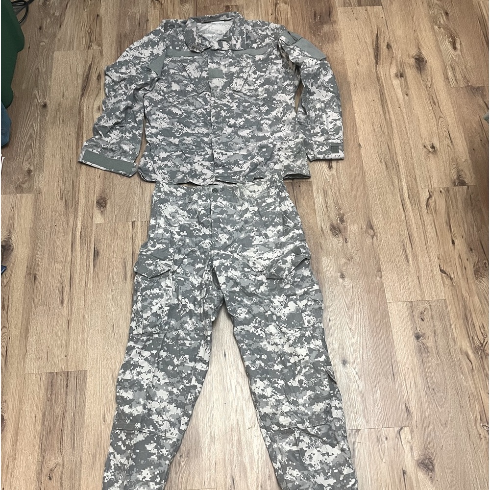 ROTHCO CAMO ARMY COMBAT UNIFORM Complete)